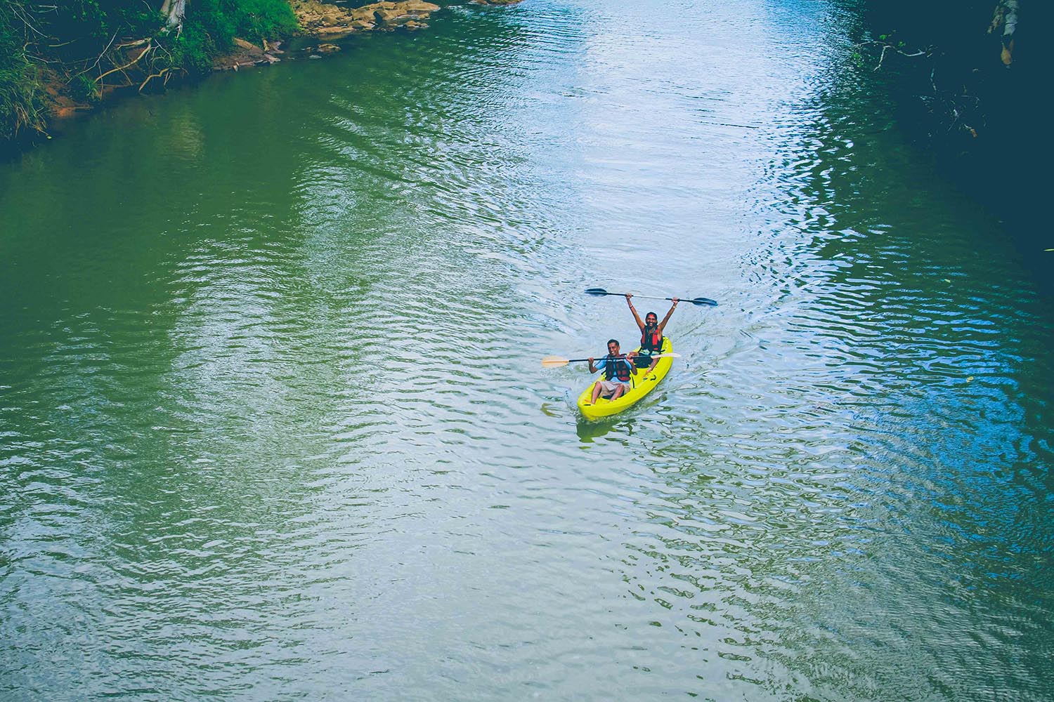 Beginners kayaking